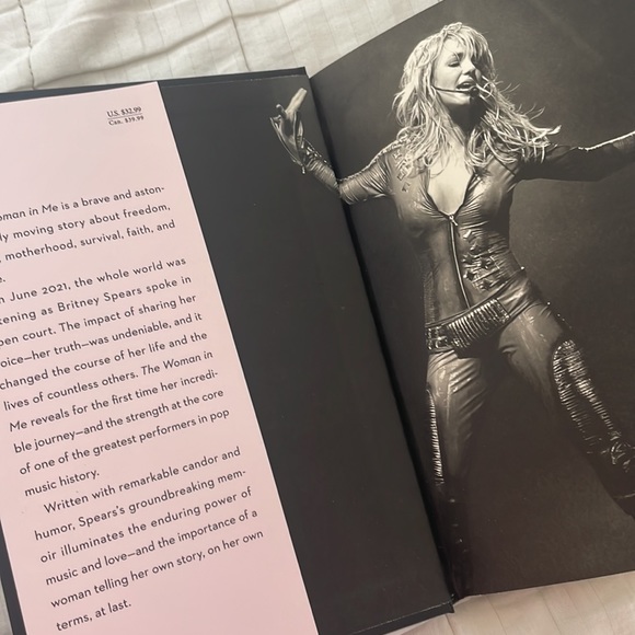 Britney Spears book - Picture 4 of 4